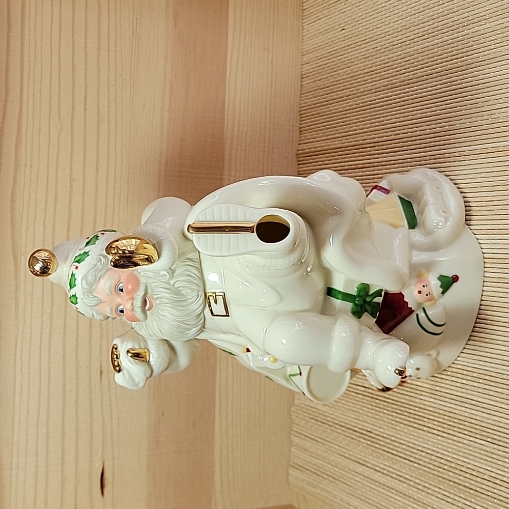 Lenox Vintage Holiday Skating Santa Teapot - Picture 4 of 10